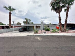Building Photo - 812 Bracken Ave