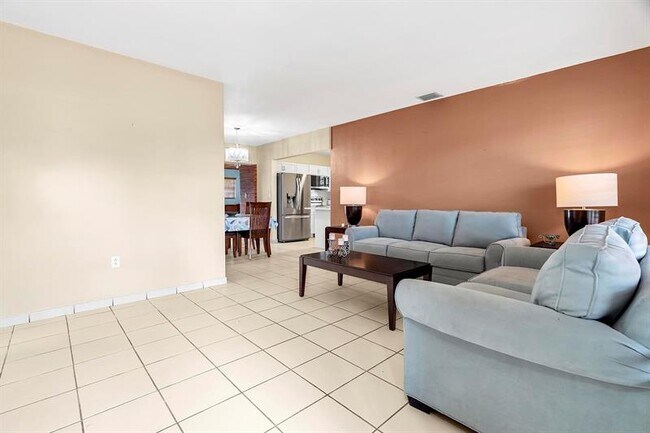 Foto del edificio - 1030 W 53rd Terrace