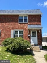 Building Photo - 625 Grove St