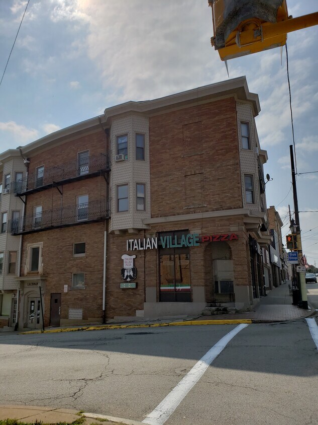 Building Photo - 2711 Brownsville Rd