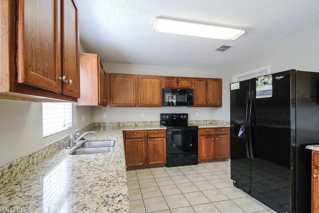 Building Photo - 8737 Hunters Point Way