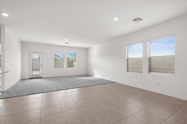 Foto del edificio - 4 Bedroom Home with Mountain Views Now Ava...