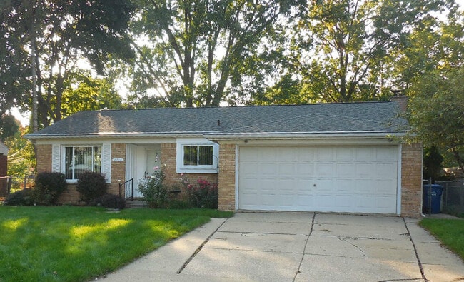 Building Photo - 2716 Hawks Ave
