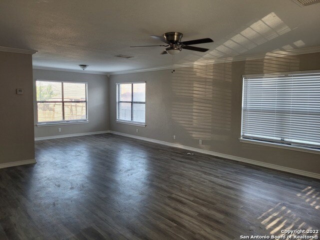 Building Photo - 5026 Pine Lake Dr