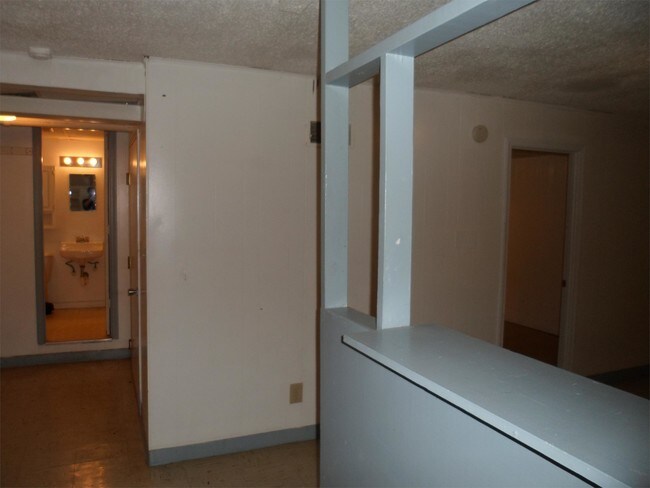 Building Photo - 1001 Humboldt St