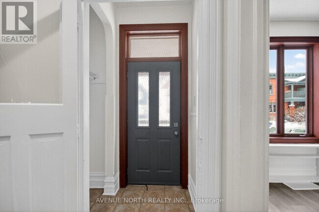 Photo du bâtiment - 210 Florence St