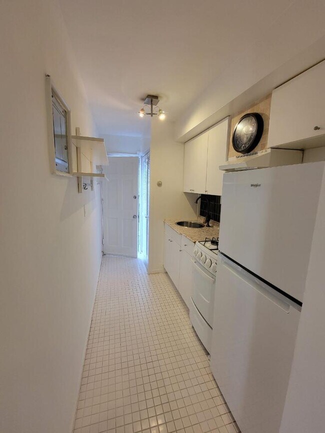 Galley Kitchen - 216 Warren St NE