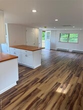 Building Photo - 19 Quartz Ln