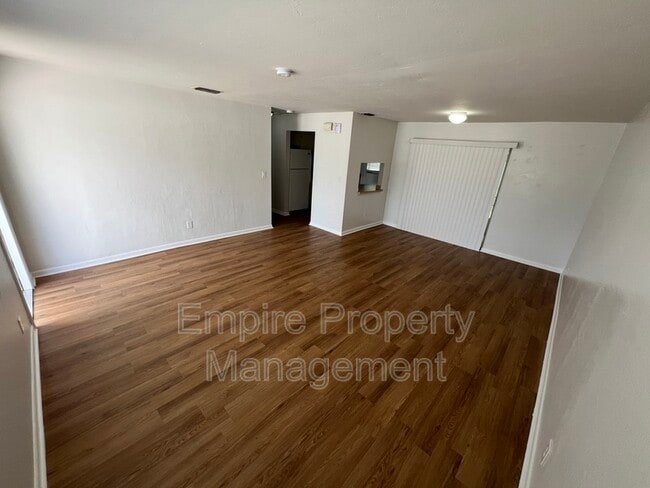 Building Photo - 224 SE 16th Pl