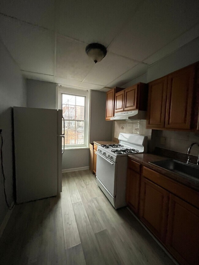 Foto del edificio - 192 Grant Ave