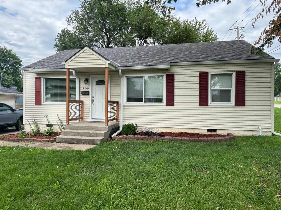 Foto principal - 5201 N Indiana Ave