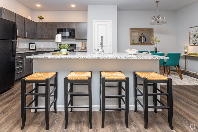 Interior Photo - Highview Pointe