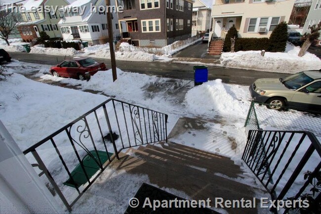 Building Photo - 23-25 Bonner Ave Unit #1