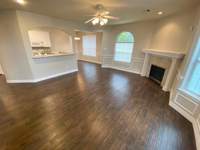Building Photo - 6406 E Linpar Ct