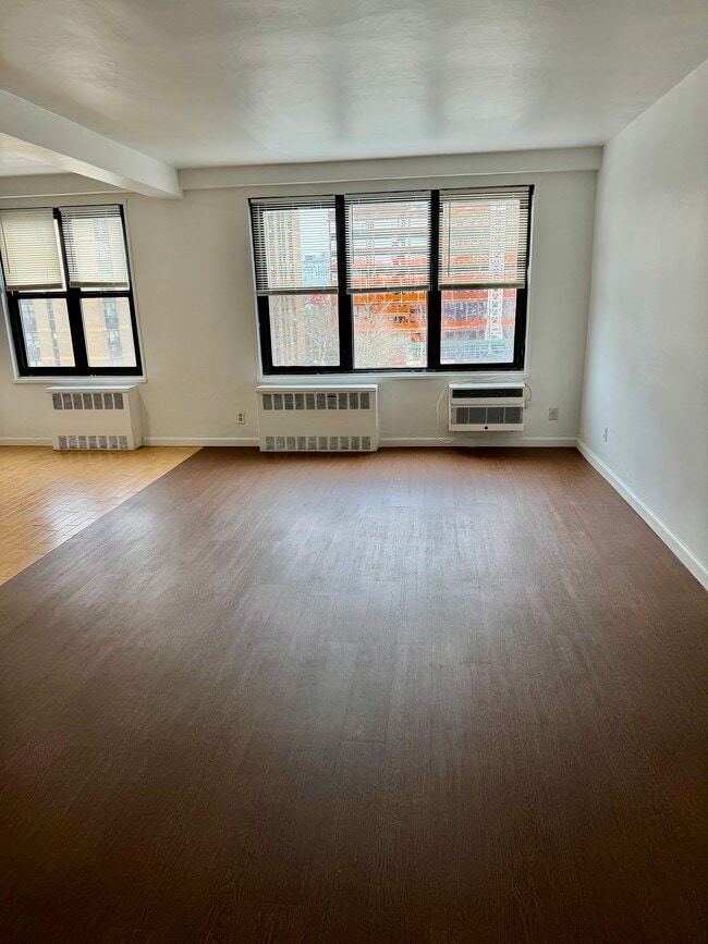 Foto del edificio - 48 Davis Ave