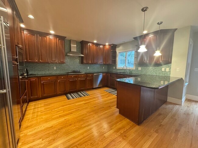Building Photo - 44 Rockridge Rd