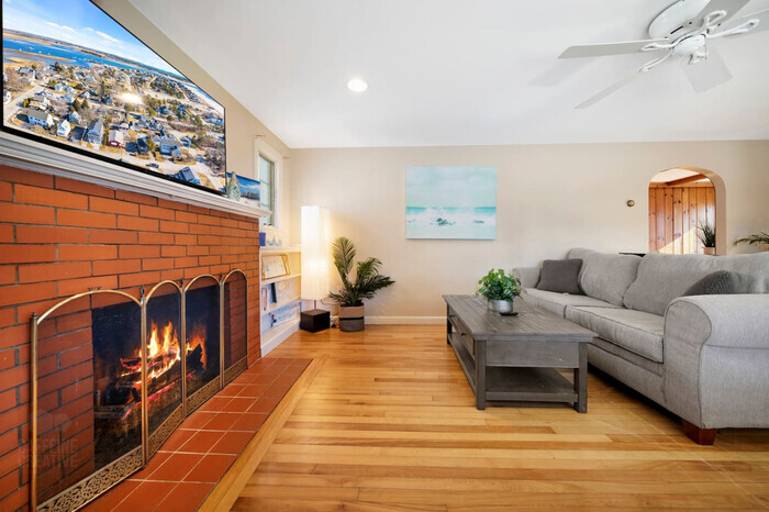 Foto principal - Seaside Serenity: Charming 2BR Escape | Pa...