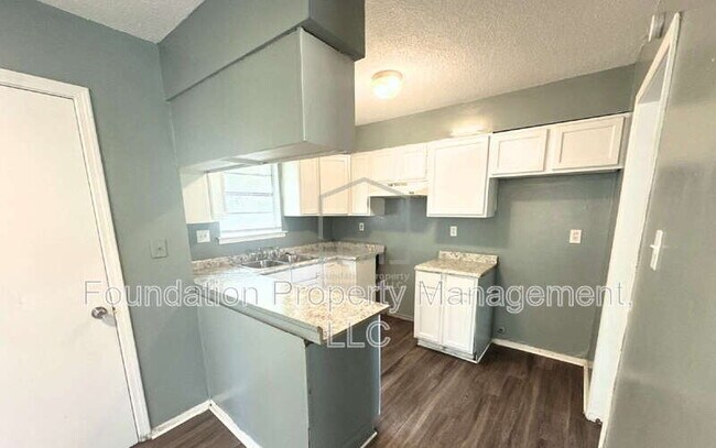 Building Photo - 4430 Tarleton Dr