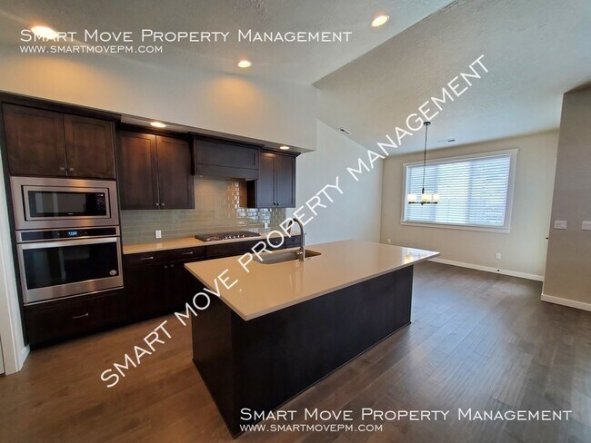 Foto del edificio - 2271 E Mendota Dr