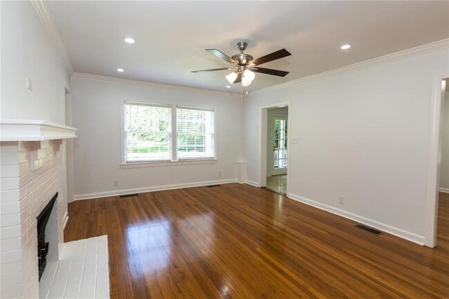 Building Photo - 1311 Roxboro Dr NE