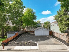 Building Photo - 8697 Franklin St