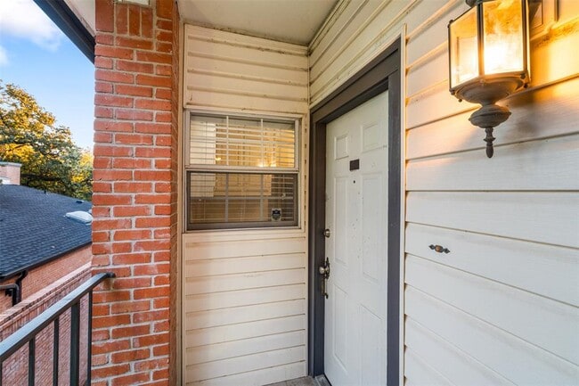 Foto del edificio - 2408 Enfield Rd