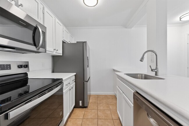 Foto del edificio - 3770 Lovers Wood Ln