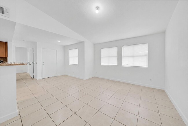 Building Photo - 15070 SW 103rd Ln