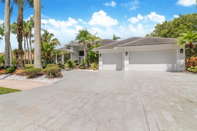 Building Photo - 3041 Birkdale Dr
