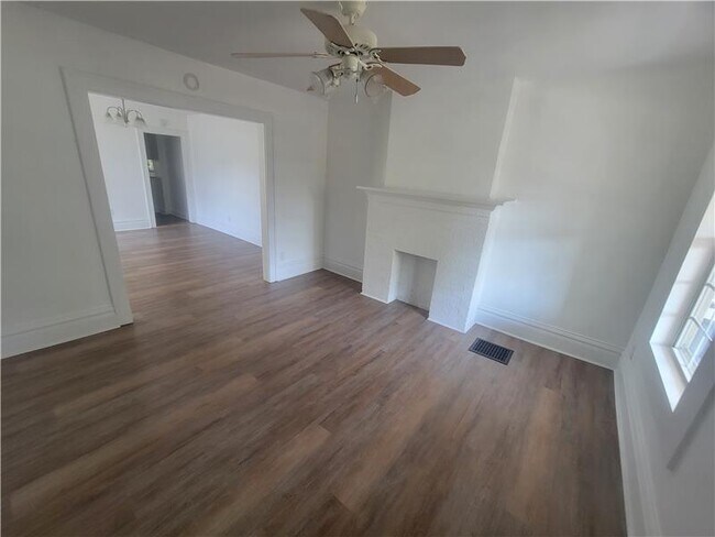 Building Photo - 1153 Heyl Ave