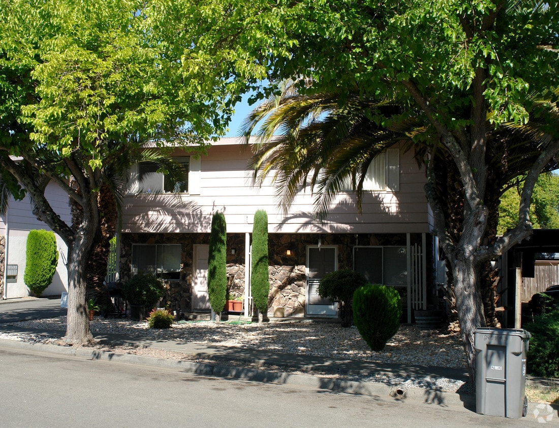 Foto del edificio - 2313 Maher Dr