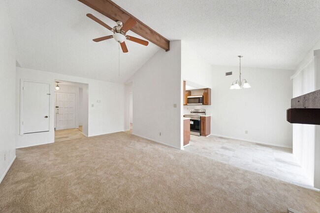 Foto del edificio - 3 Bedrooms and 2 Bathrooms located in Heri...