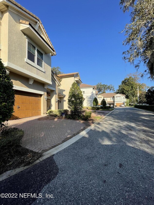 1406 Sunset View Ln, Jacksonville, FL 32207 Condo for Rent in