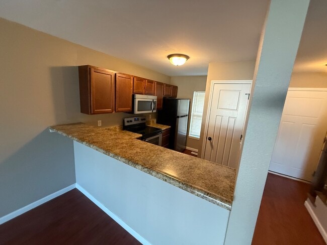 Photo - 526 Nepute St House