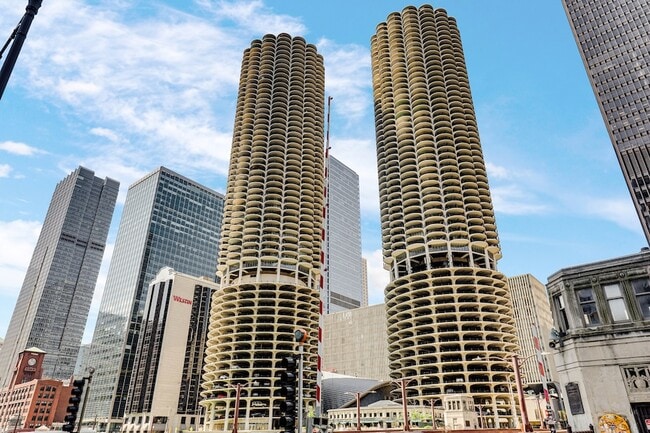 Photo - 300 N State St Apartment