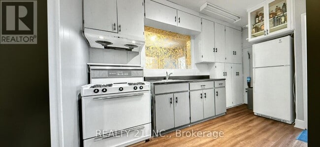 Photo du bâtiment - 60 Phillip Ave