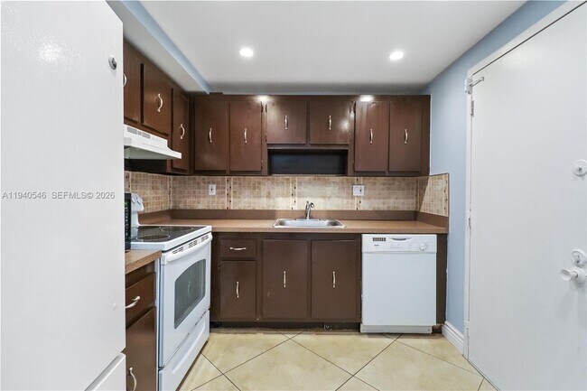 Building Photo - 600 Three Islands Blvd