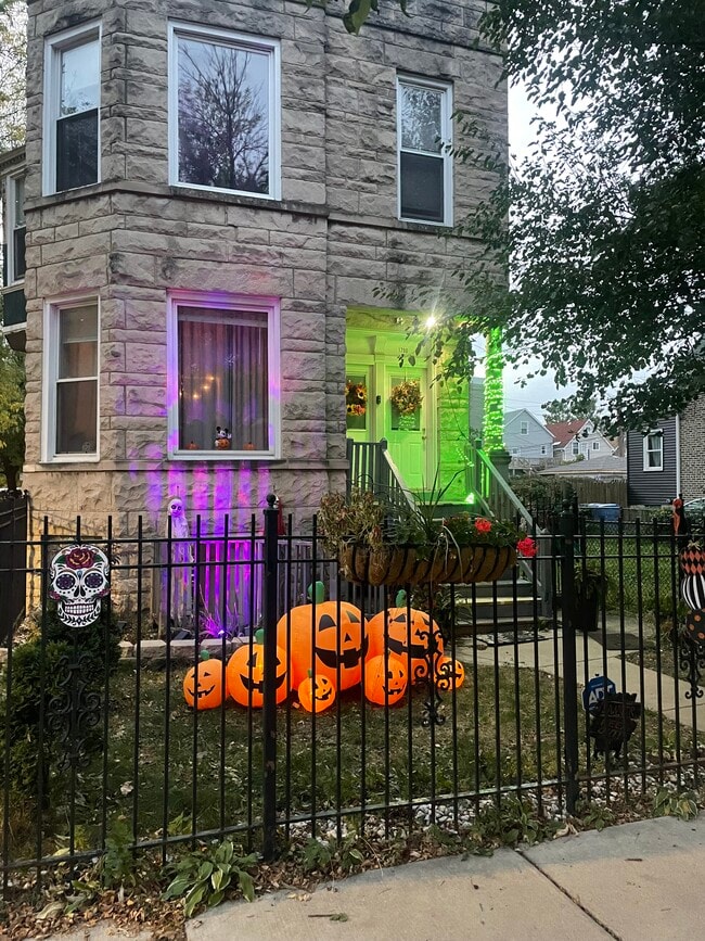 Foto del edificio - 1700 N Monticello Ave