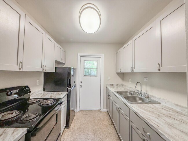 Foto del edificio - 1210 SW 26th St
