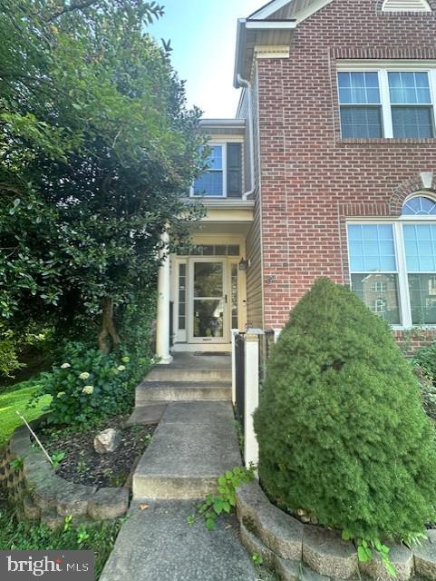 Foto del edificio - 443 Deer Hill Cir