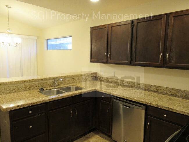 Building Photo - 8725 W Bluefield Ave