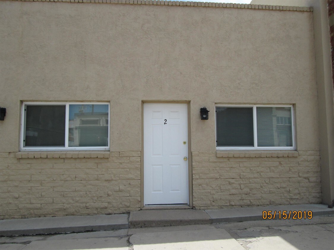 Primary Photo - 112 Pine St