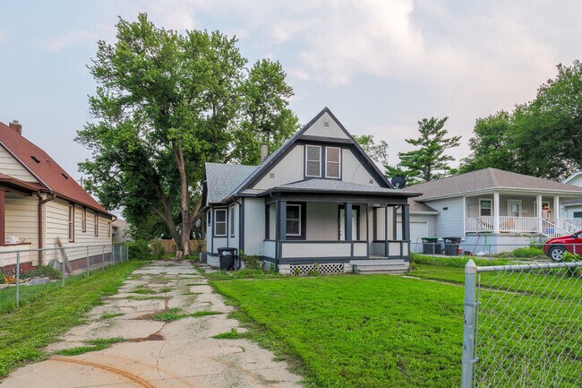 Building Photo - 3163 Meredith Ave
