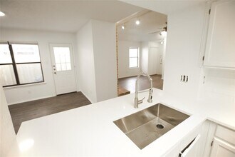 Building Photo - 12411 Deer Falls Dr