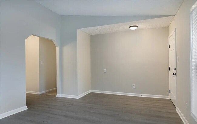 Foto del edificio - 415 Atwell Dr