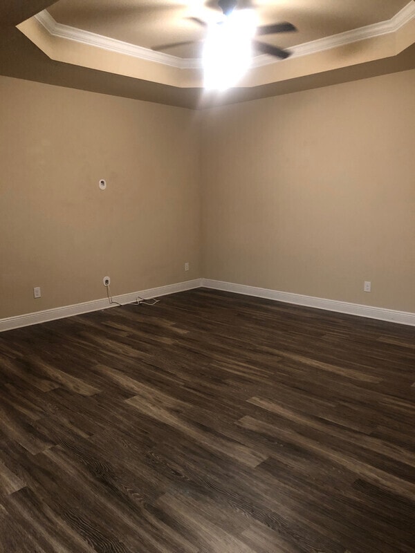 Foto del edificio - 5204 Parkside Dr