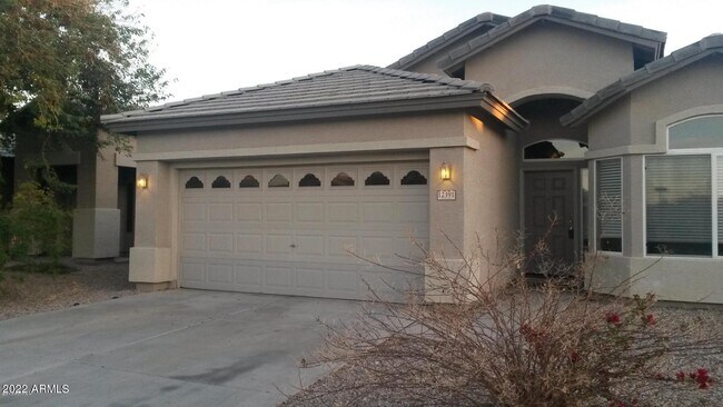 Foto del edificio - 12391 W Grant St