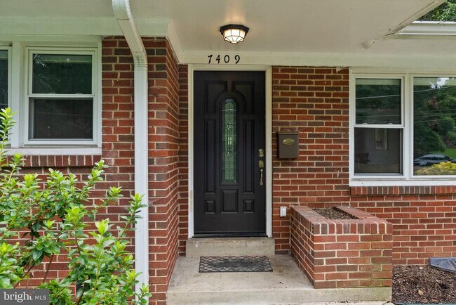 Foto del edificio - 7409 Aspen Ave