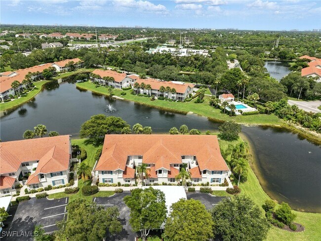 Foto del edificio - 5015 Cedar Springs Dr