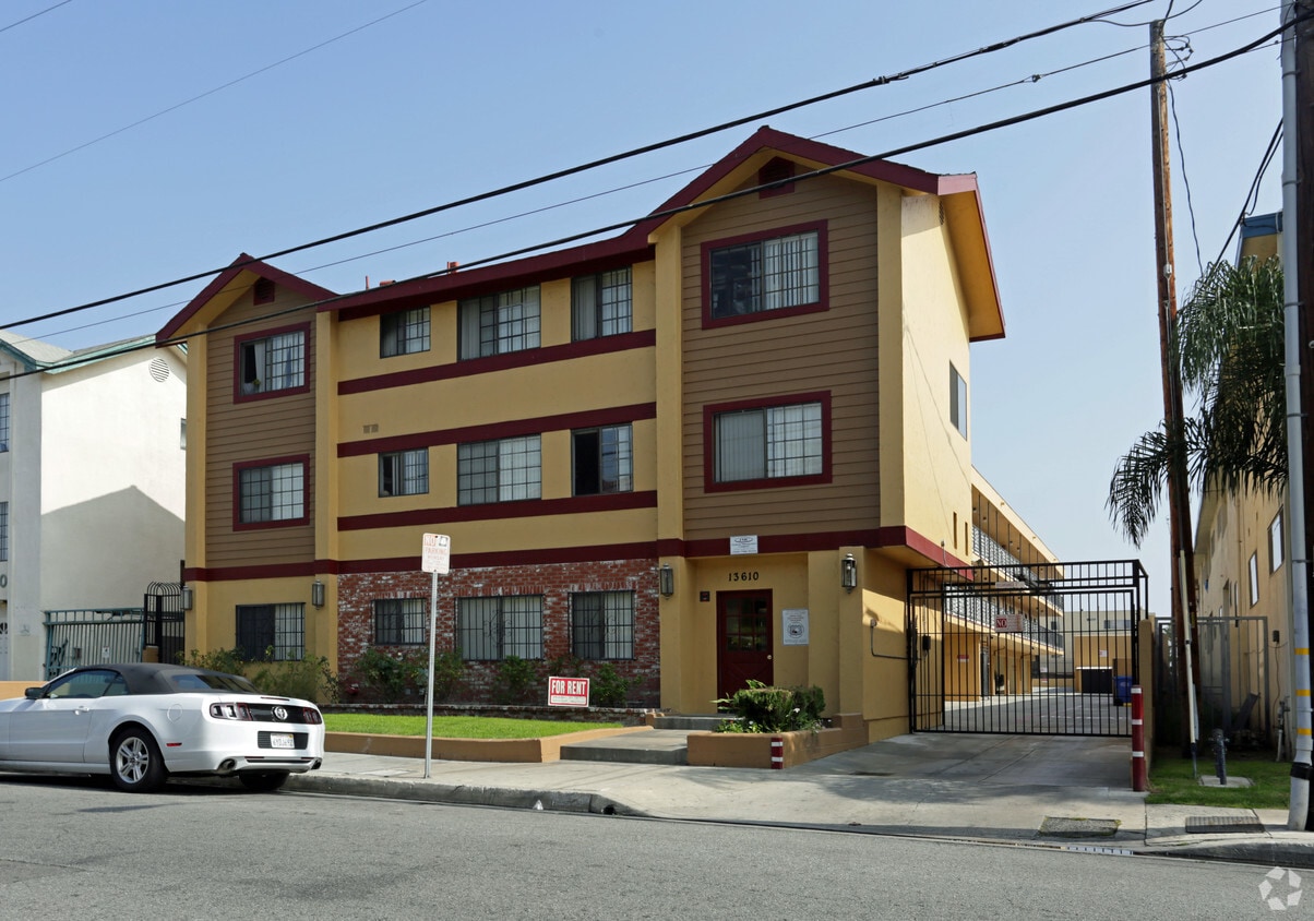 13610 Cordary Ave, Hawthorne, CA 90250 Apartments in Hawthorne, CA